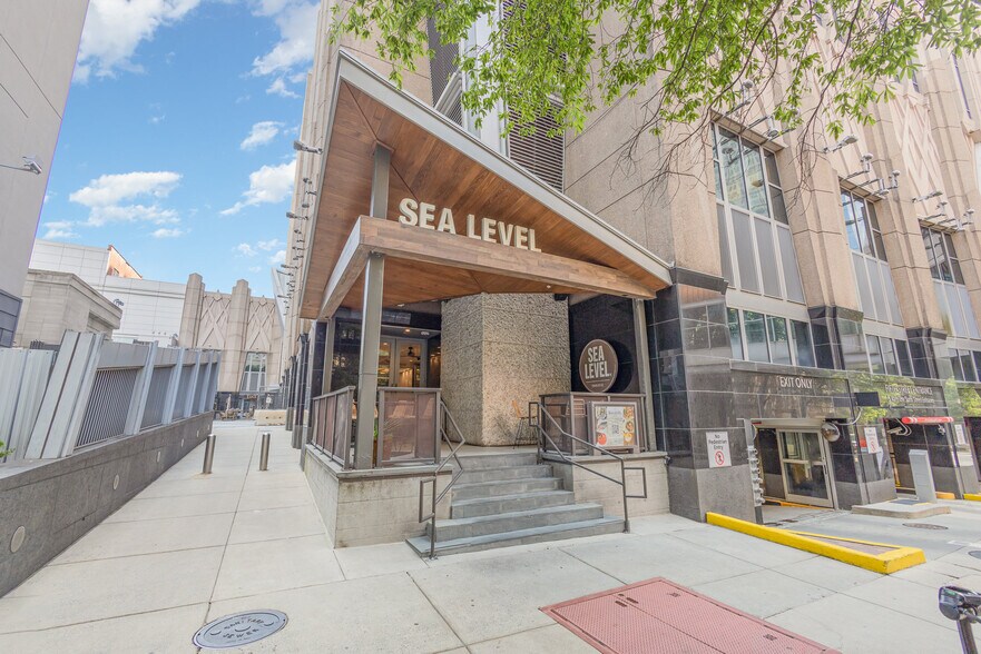 More Photos Of 214 N Tryon St, Charlotte Office For Lease