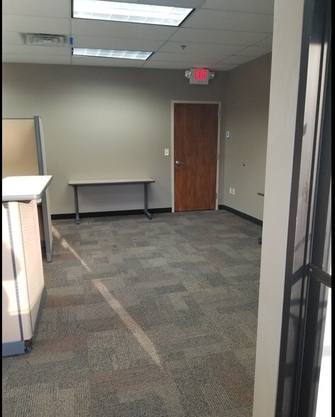 More Photos Of 820 N Concord St, South Saint Paul Light Distribution For Lease