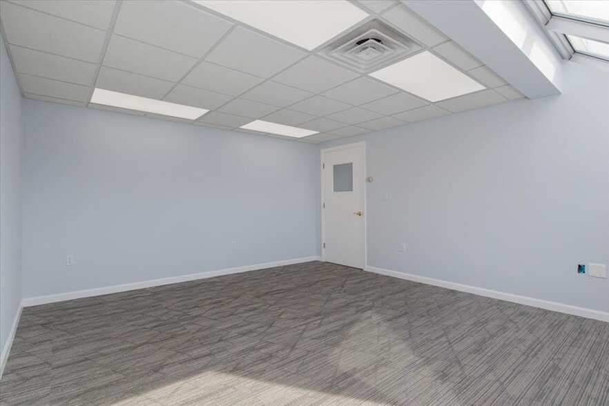 More Photos Of 384 Washington St, Westwood Freestanding For Lease