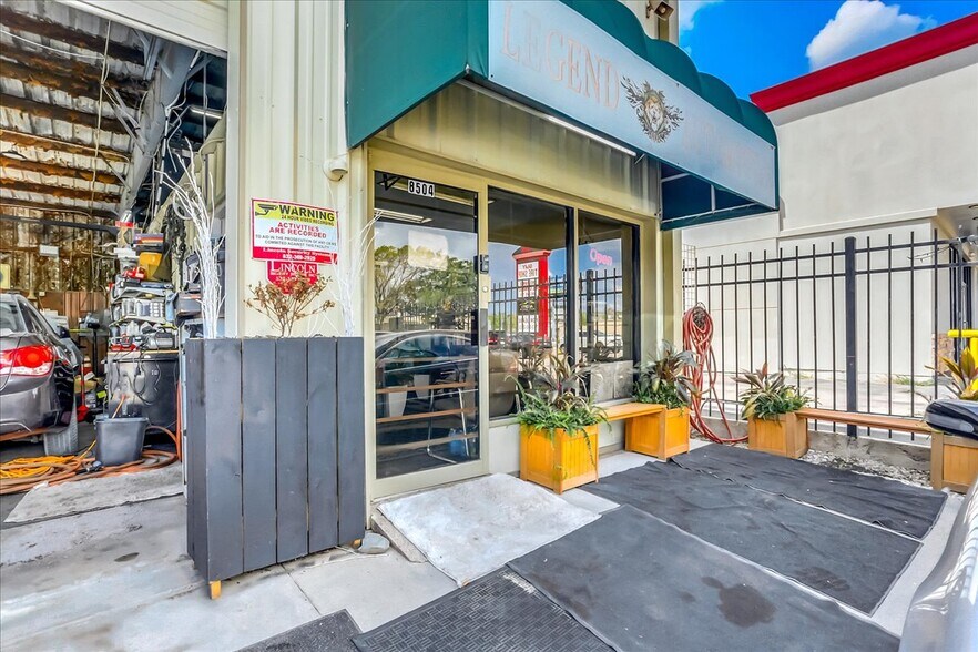 More Photos Of 8504 Hillcroft St, Houston Warehouse For Sale