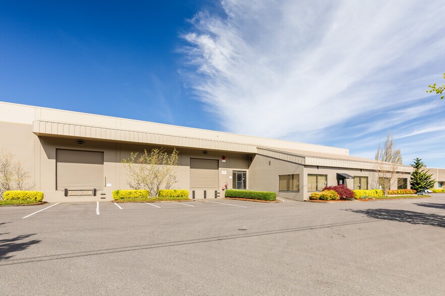 More Photos Of 4322-4338 NW Yeon Ave, Portland Warehouse For Lease