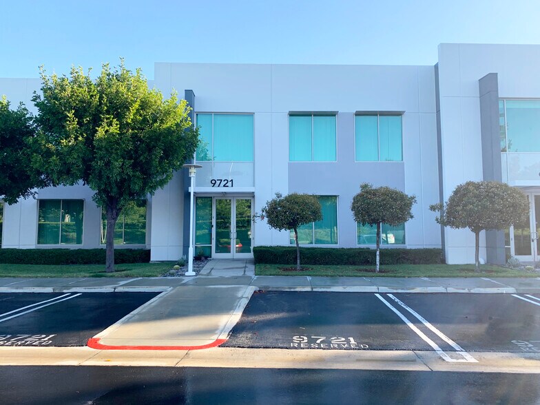 More Photos Of 9711-9741 Irvine Center Dr, Irvine Warehouse For Lease