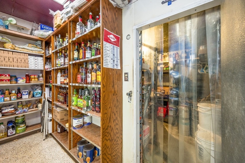 More Photos Of 236 E Maine St, Amboy Specialty For Sale