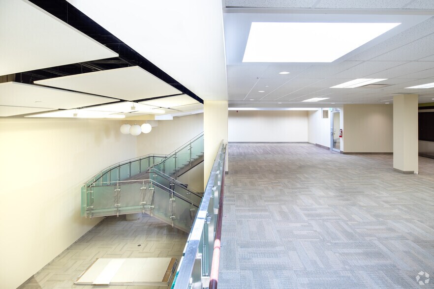 More Photos Of 600 Weber St N, Waterloo Office For Lease