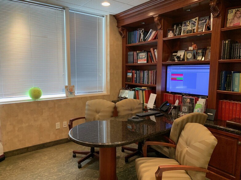 More Photos Of 670 Glades Rd, Boca Raton Medical For Sale