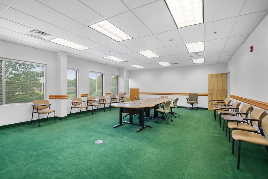 More Photos Of 46650 Corporate Dr, Lexington Park Office For Sale