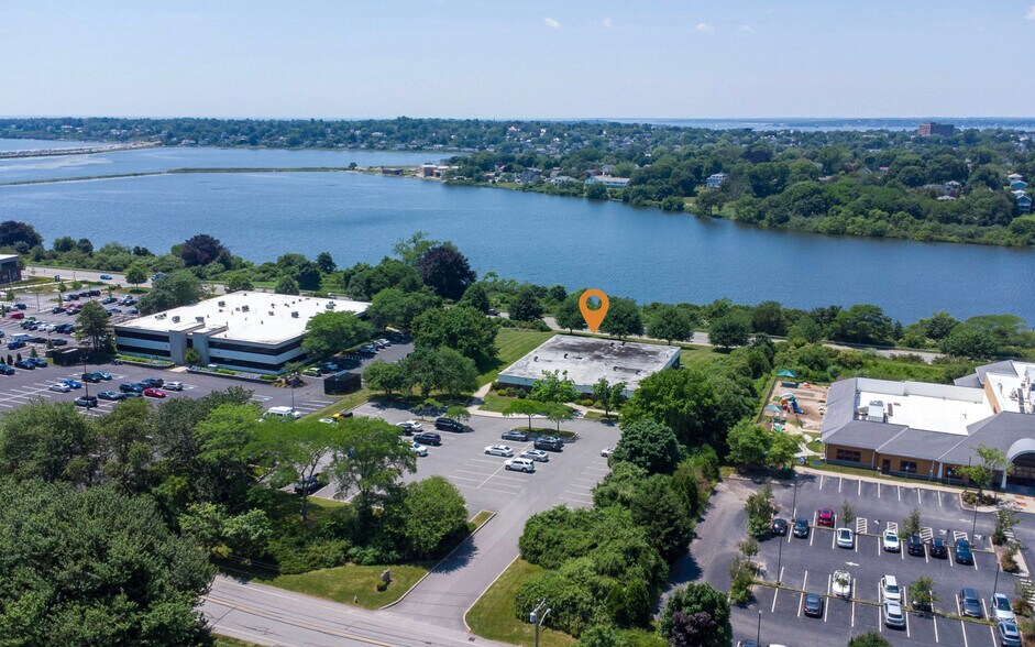 More Photos Of 97 John Clarke Rd, Middletown Office For Sale