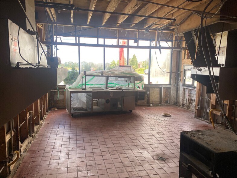 More Photos Of 29610 23 Mile Rd, Chesterfield Fast Food For Sale