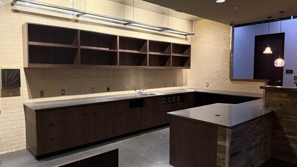 More Photos Of 801 S 60th St, West Allis Office For Lease