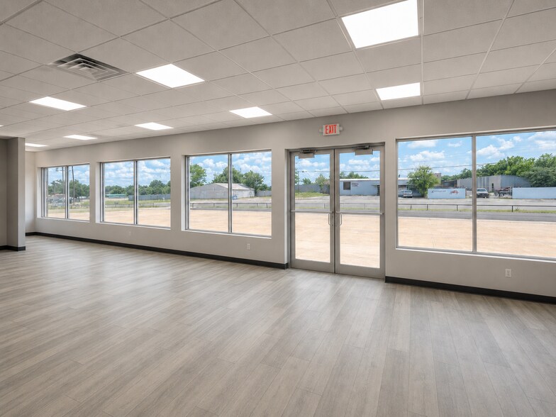 More Photos Of 3031 NE 23rd St, Oklahoma City Warehouse For Sale
