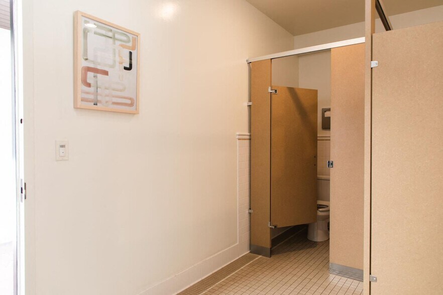 More Photos Of 300 E Santa Clara St, Ventura Medical For Lease