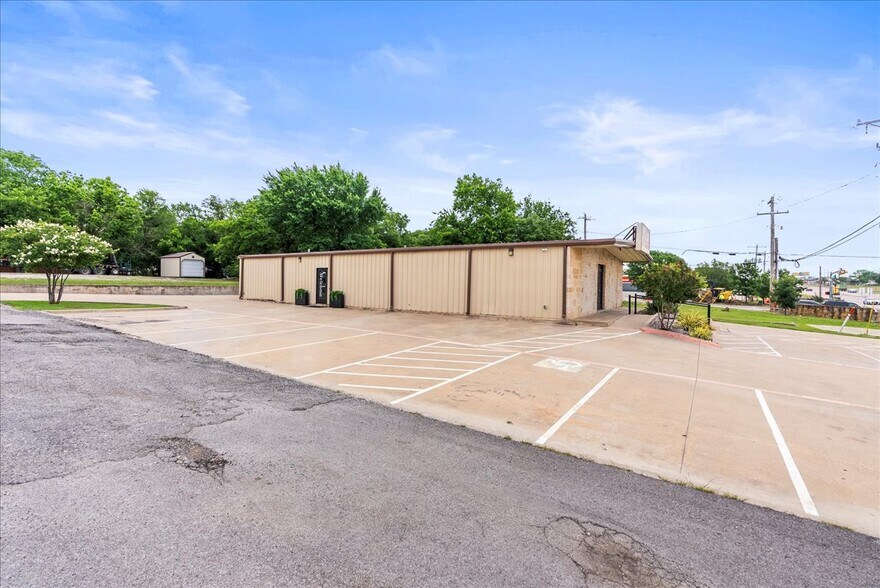 More Photos Of 106 E Princeton Dr, Princeton Storefront Retail Office For Sale