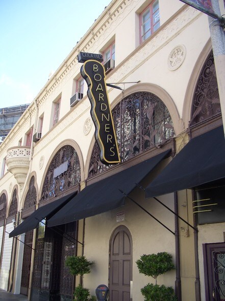 More Photos Of 6646 Hollywood Blvd, Hollywood Storefront Retail Office For Sale