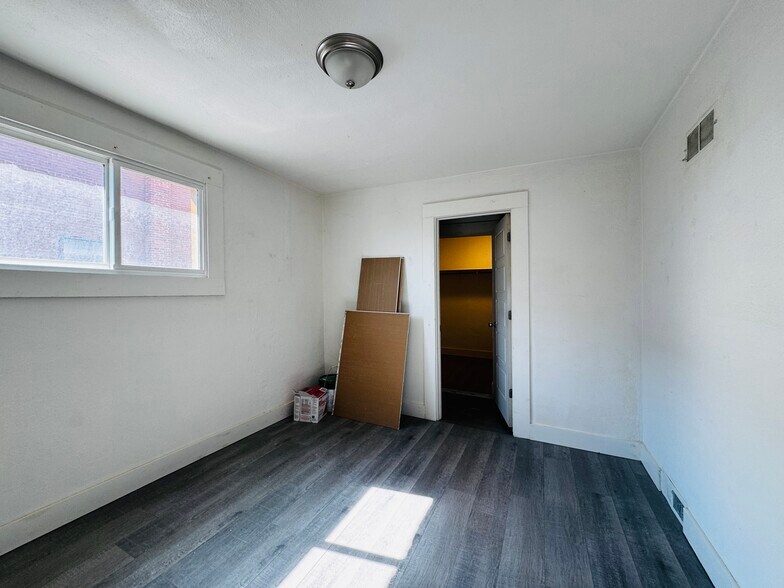 More Photos Of 118 N Main St, Livingston Storefront Retail Residential For Sale