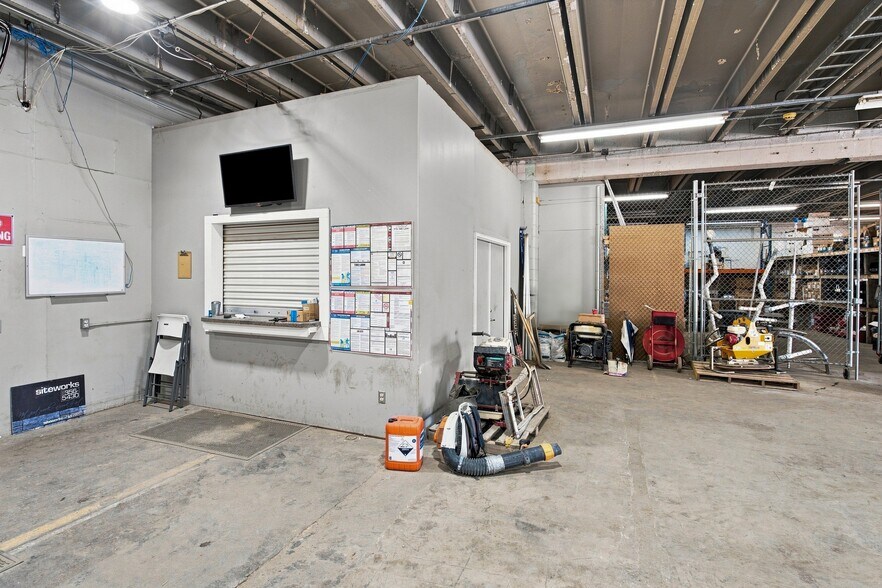 More Photos Of 6115 Robertson Ave, Nashville Warehouse For Lease