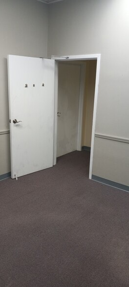 More Photos Of 2700 Sunset Blvd, Steubenville General Retail For Lease