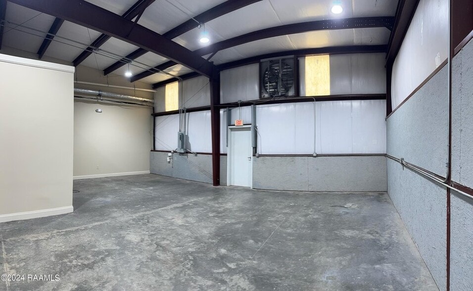More Photos Of 103 Tas St, Scott Flex For Lease