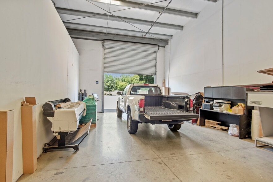 More Photos Of 2262 Maryann Dr, Turlock Manufacturing For Sale