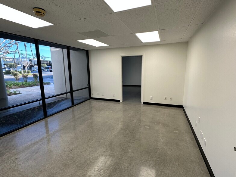 More Photos Of 1850 W Collins Ave, Orange Manufacturing For Lease