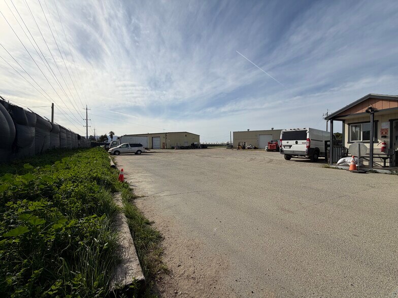 Primary Photo Of 20180 Spence Rd, Salinas General Retail For Sale