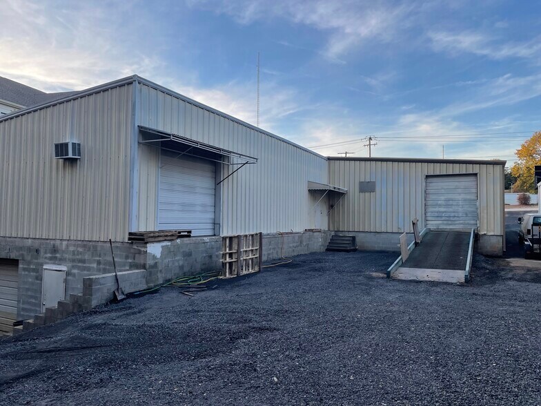 More Photos Of 6004 Two Notch Rd, Columbia Freestanding For Lease