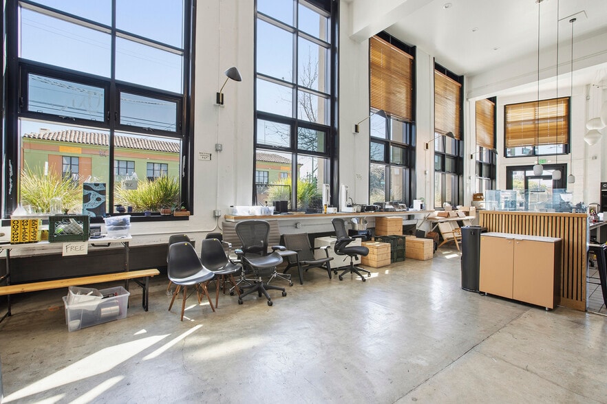 More Photos Of 3136 International Blvd, Oakland Office For Lease