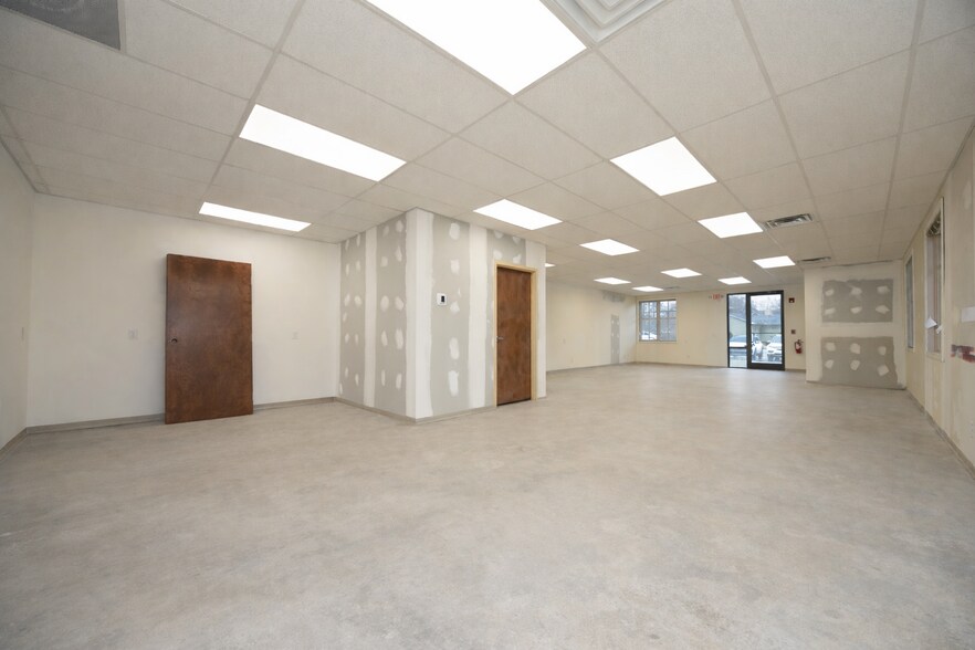 More Photos Of 1107 S Fifth St, Mebane Medical For Lease