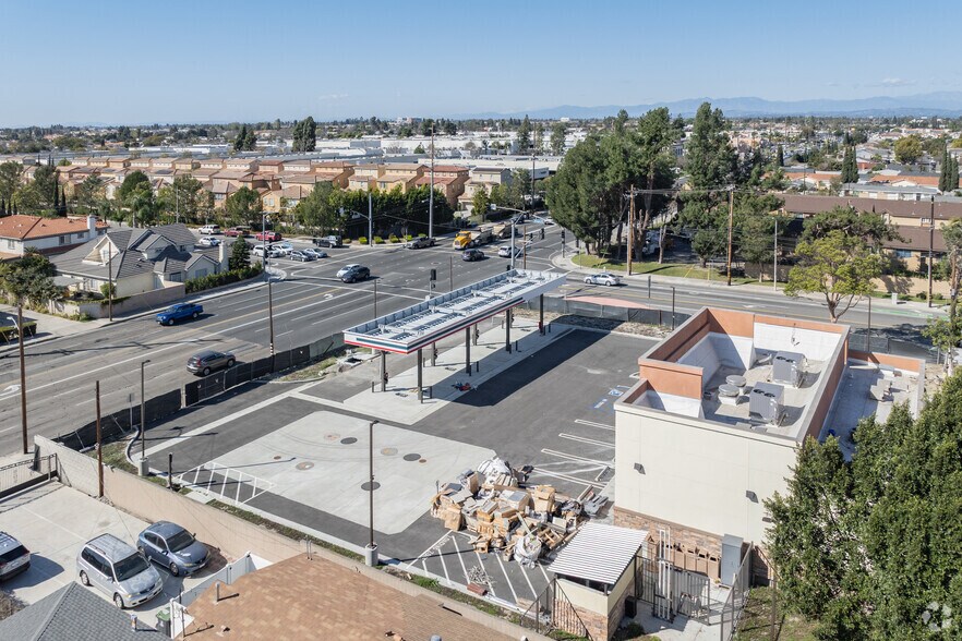 More Photos Of 813 Euclid St, Santa Ana Service Station For Sale