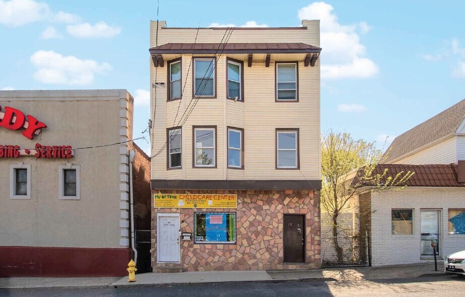 Primary Photo Of 23 Orange St, Bloomfield Apartments For Sale
