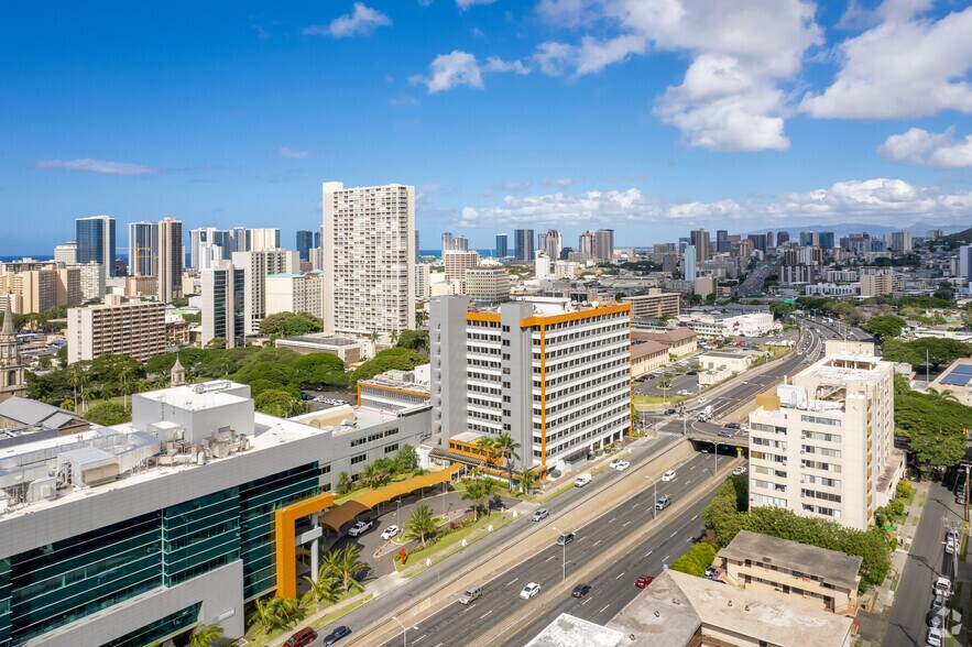 More Photos Of 1319 Punahou St, Honolulu Medical For Lease