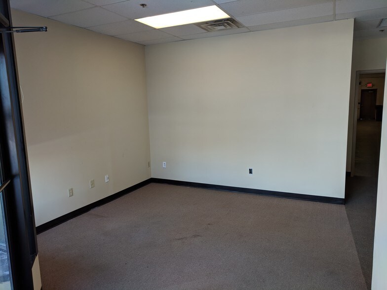 More Photos Of 7201-7245 University Ave NE, Fridley Medical For Lease