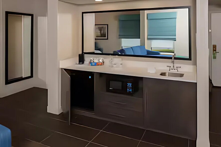 More Photos Of 4253 Burbank Rd, Wooster Hotel For Sale
