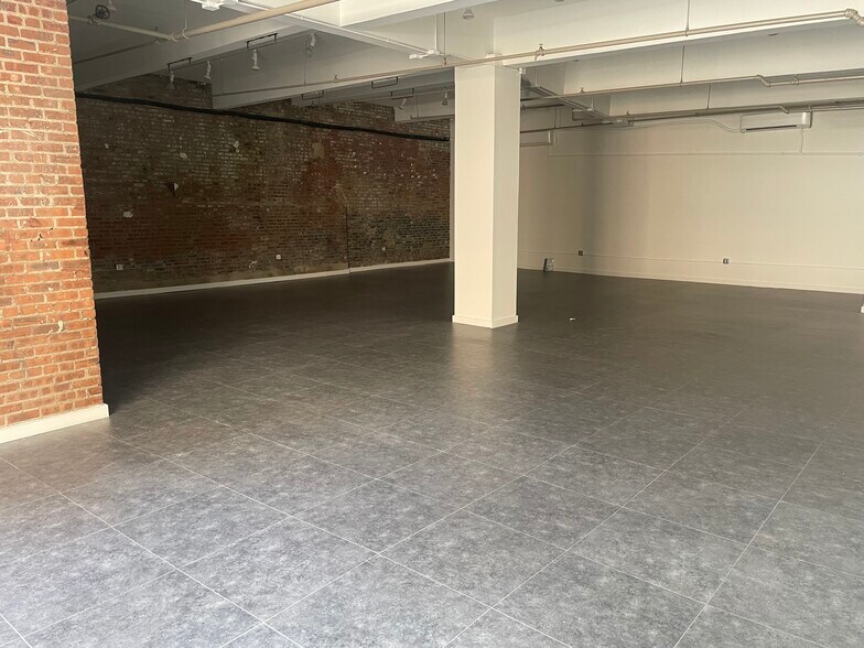 More Photos Of 46 Pearl Street, Brooklyn Storefront For Lease