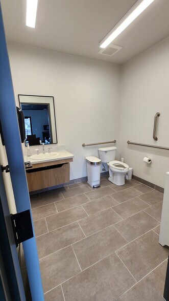 More Photos Of 805 George St, De Pere Office For Sale