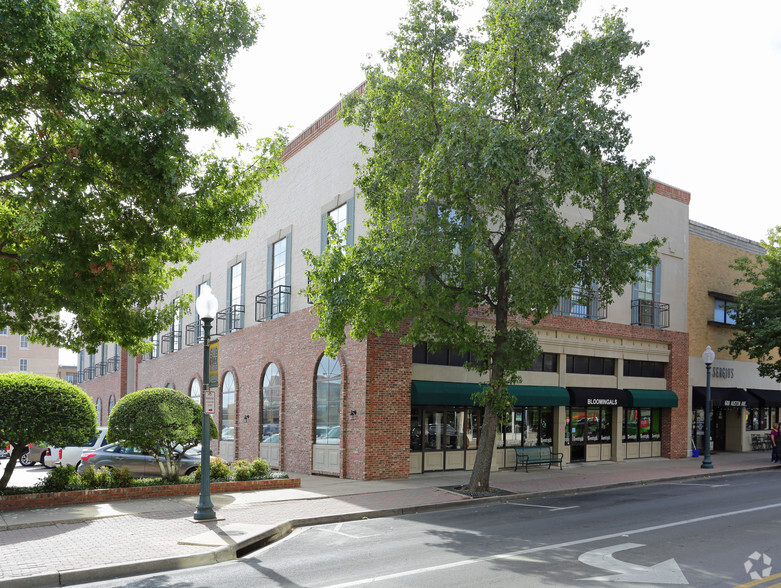 Primary Photo Of 600 Austin Ave, Waco Office For Lease