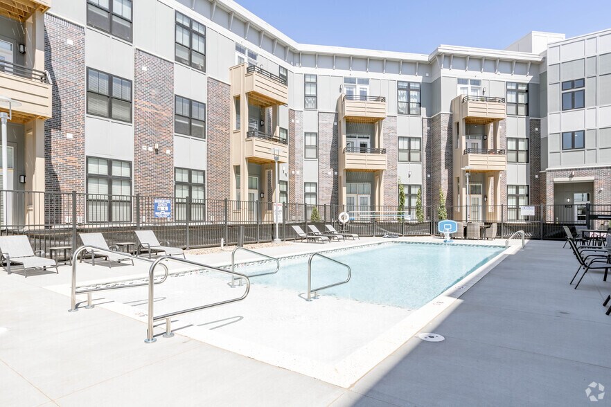 More Photos Of 2112 University Dr, Kearney Apartments For Lease