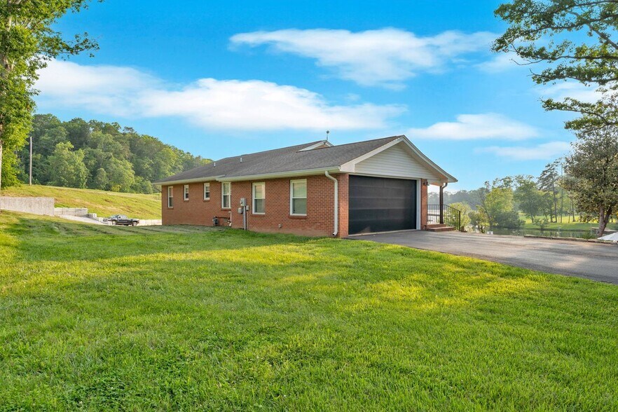 More Photos Of 1060 Paint Rock Ferry Rd, Kingston Specialty For Sale