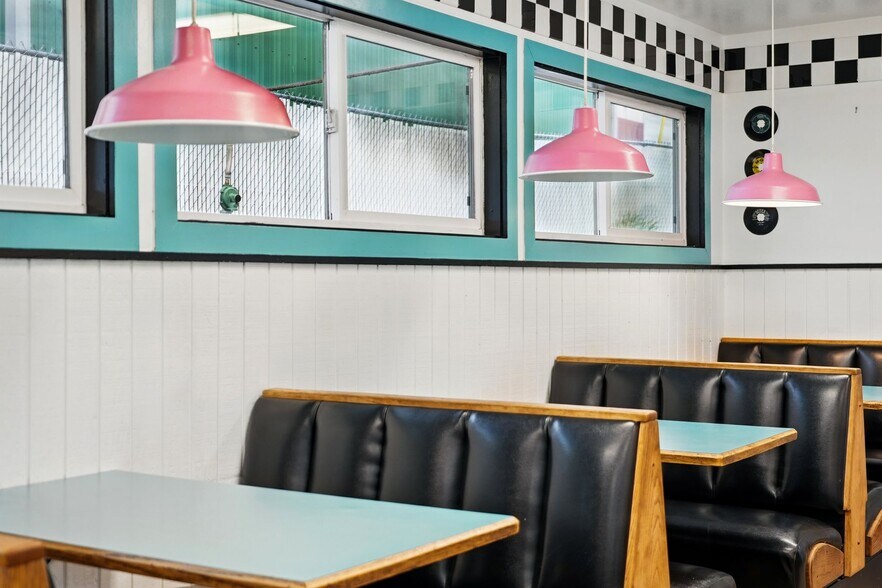 More Photos Of 213 W College Ave, Saint Maries Restaurant For Sale