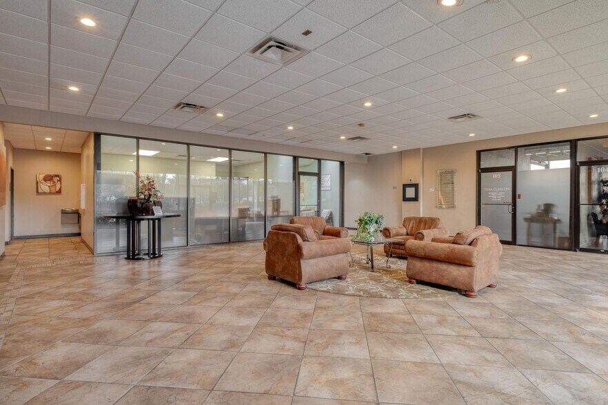 More Photos Of 8500 Shoal Creek Blvd, Austin Medical For Lease