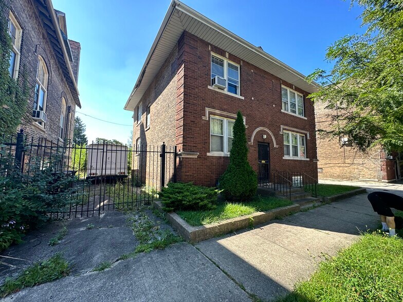 More Photos Of 7800 S Loomis Blvd, Chicago Religious Facility For Sale