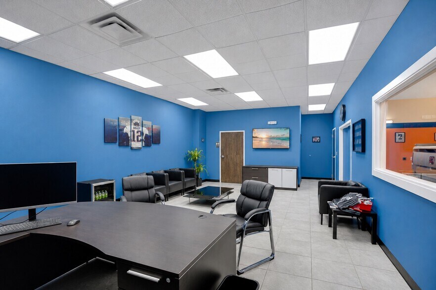 More Photos Of 2350 Us-17-92, Longwood Showroom For Sale