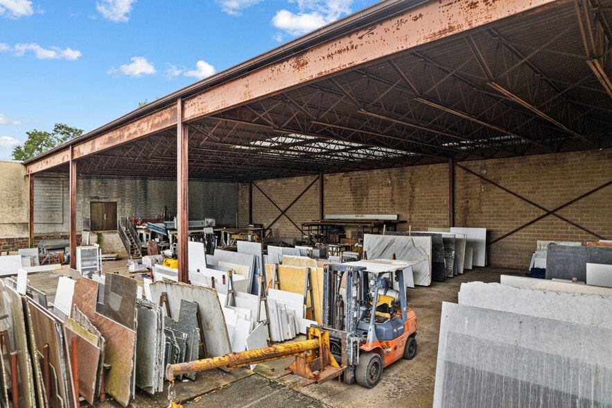 More Photos Of 600 W Main St, Norristown Showroom For Sale