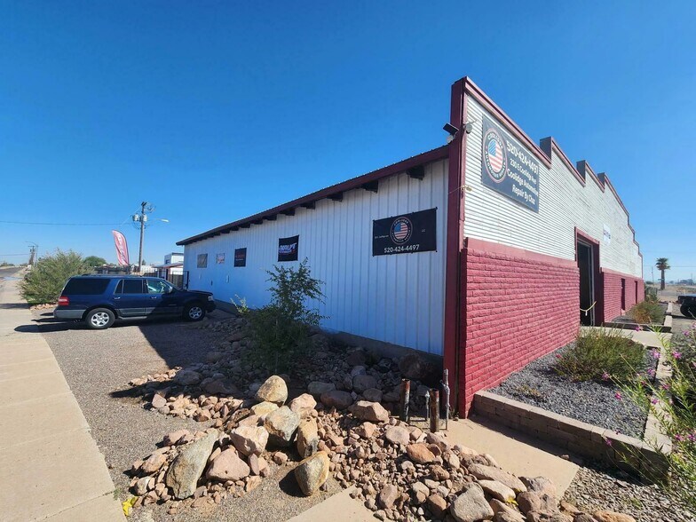 More Photos Of 230 E Coolidge Ave, Coolidge Warehouse For Sale