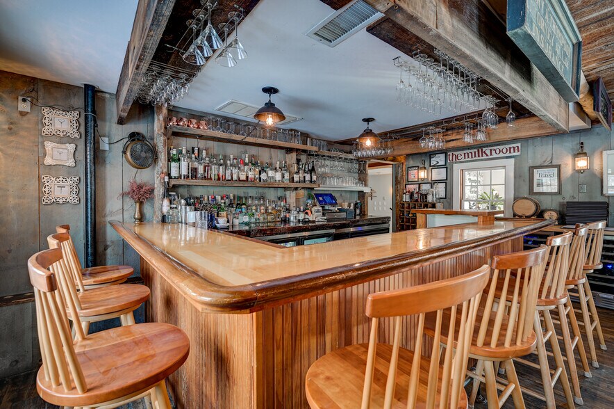 More Photos Of 193 Main St, Jackson Restaurant For Sale