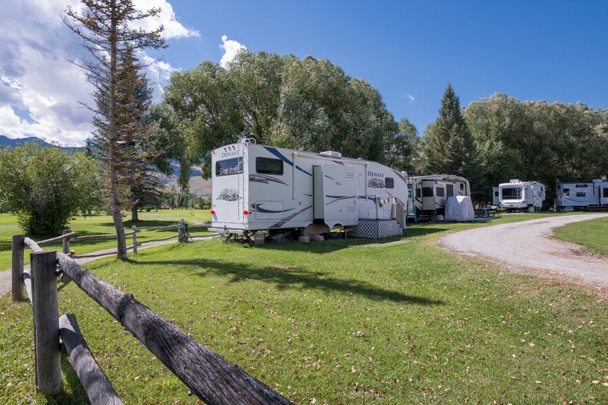 719 Capitol Ave, Mackay, ID 83251 Trailer Camper Park For Sale