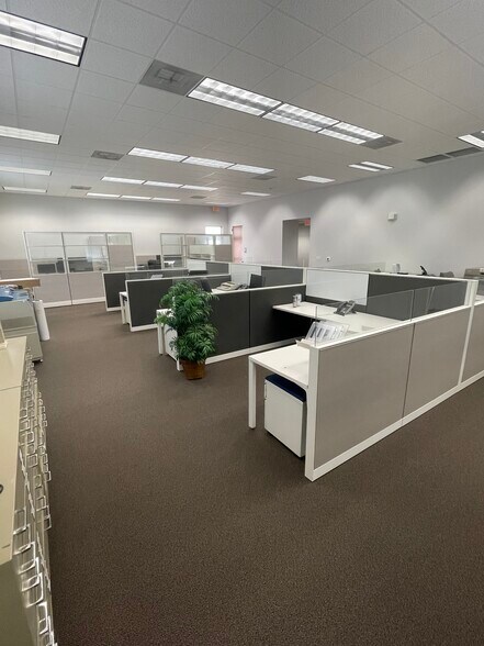 More Photos Of 5625 Schumacher Ln, Houston Medical For Lease