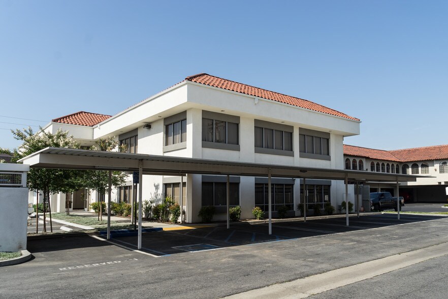 More Photos Of 17541 E 17th St, Tustin Office For Lease