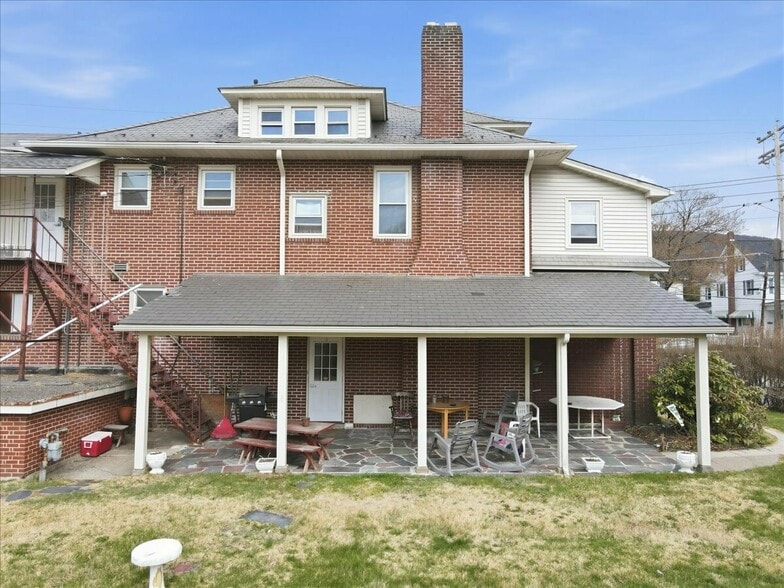 More Photos Of 306 W Main St, Pen Argyl Healthcare For Sale