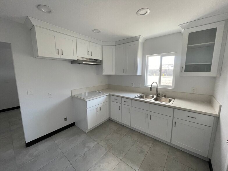 More Photos Of 1320 W 17th St, Long Beach Land For Lease