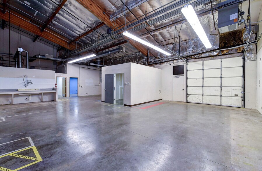More Photos Of 3101 111th St SW, Everett Manufacturing For Lease